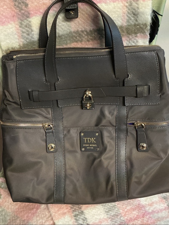 henri bendel Other - Henri Bendel jet setter, nylon convertible backpack